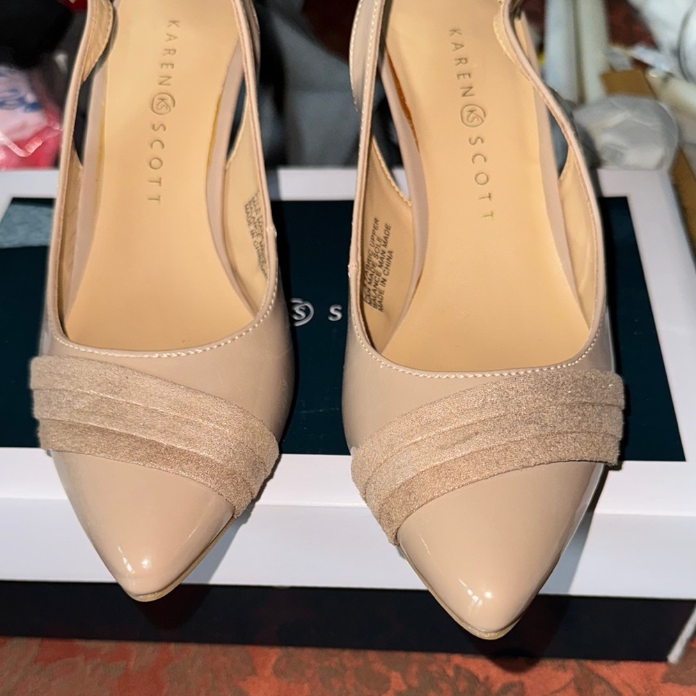 Karen Scott Women's Beige Pumps Size 7